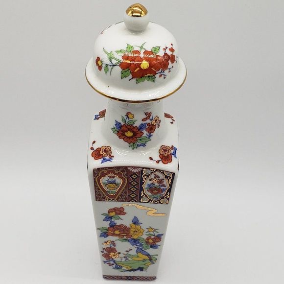 Japanese Vintage Imari Porcelain Enameled Bird Floral Square Shaped Vase or Jar - Picture 16 of 17